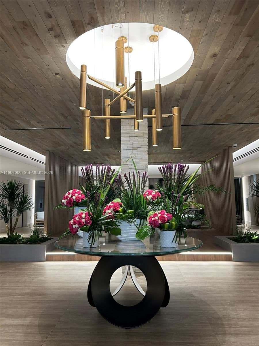 Condo — 2301 Collins Ave #543, Miami Beach, FL 33139