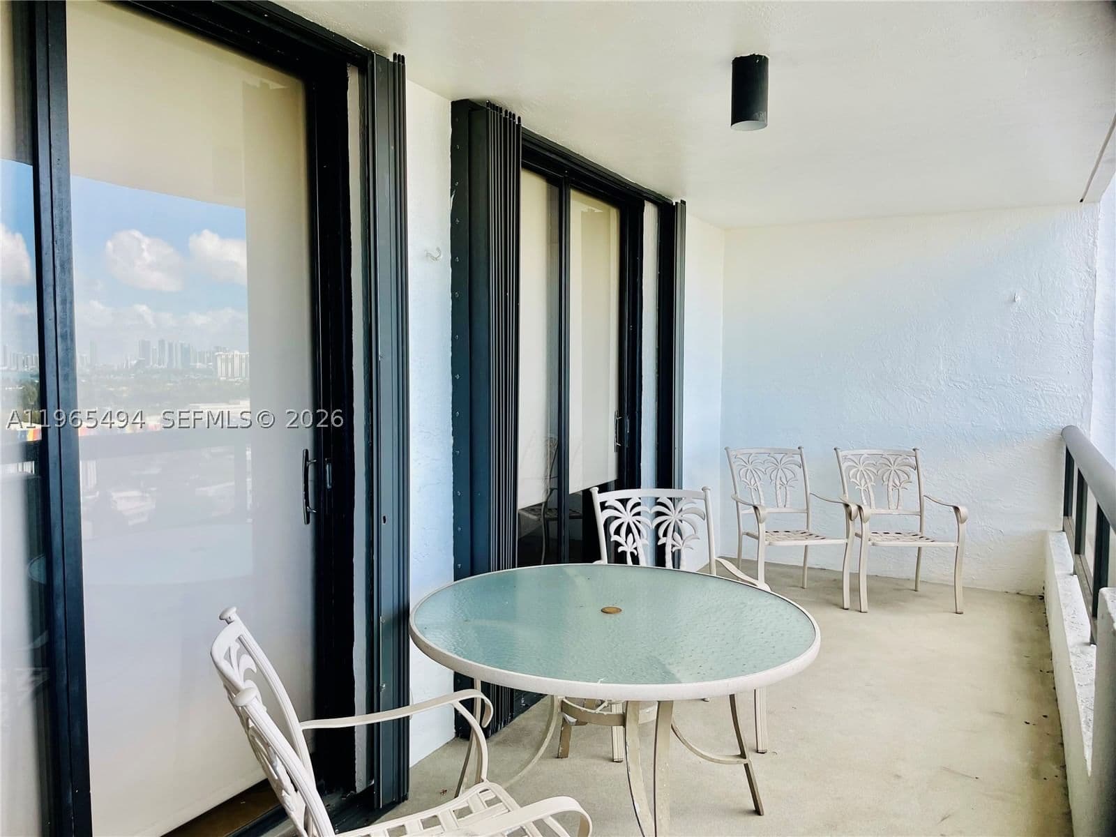 2+1 Condo — 2555 Collins Ave #2006, Miami Beach, FL 33140