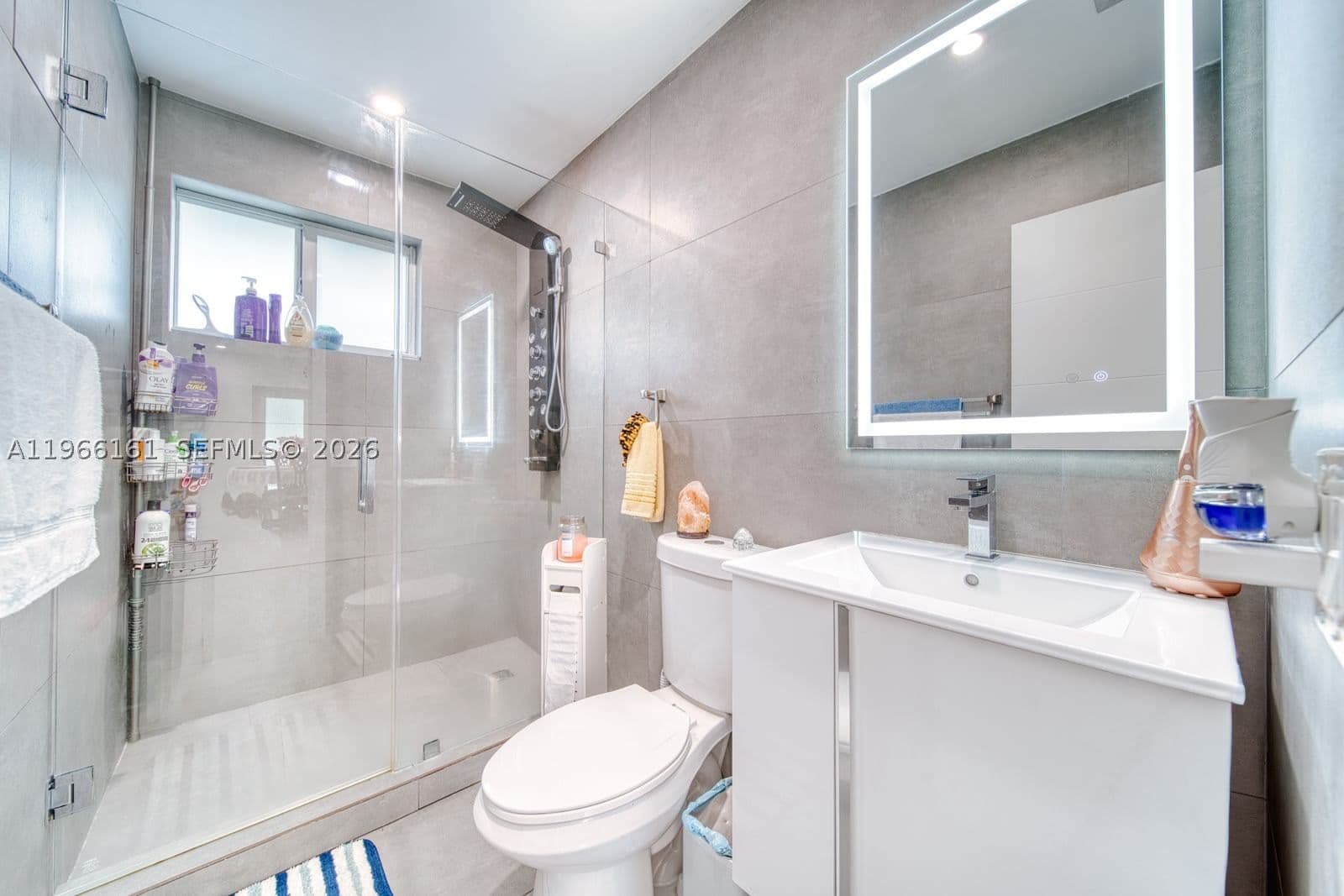 Mülk — 2841 24th Ter, Miami, FL 33145