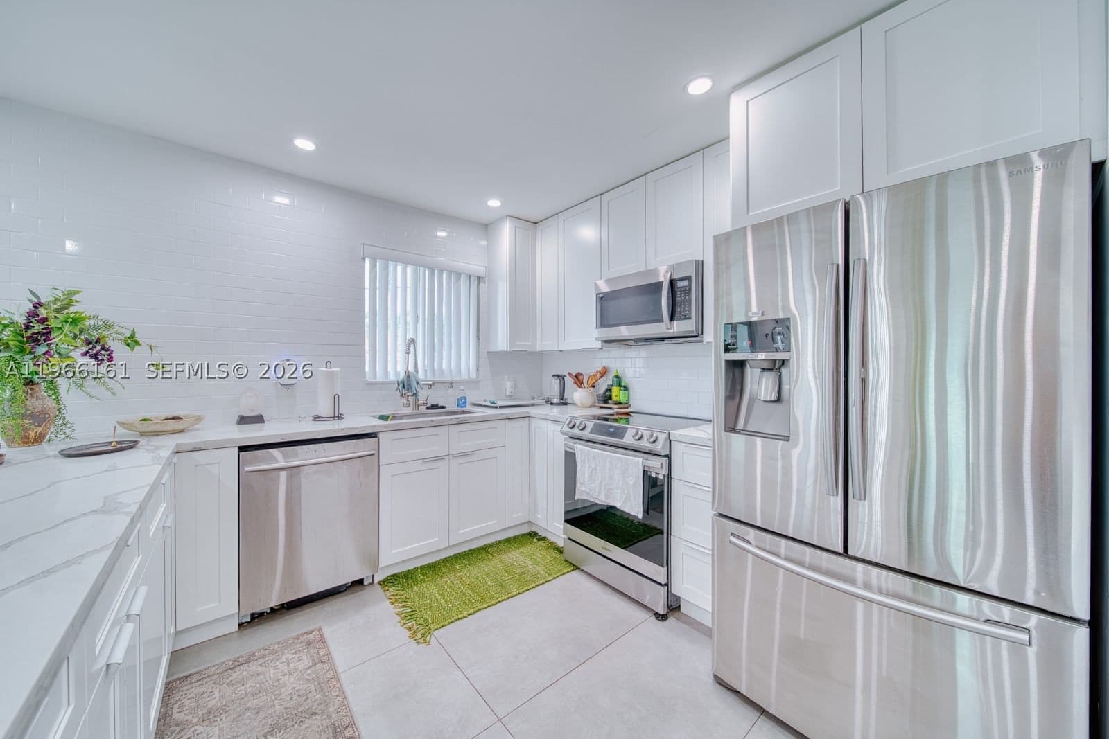 Mülk — 2841 24th Ter, Miami, FL 33145