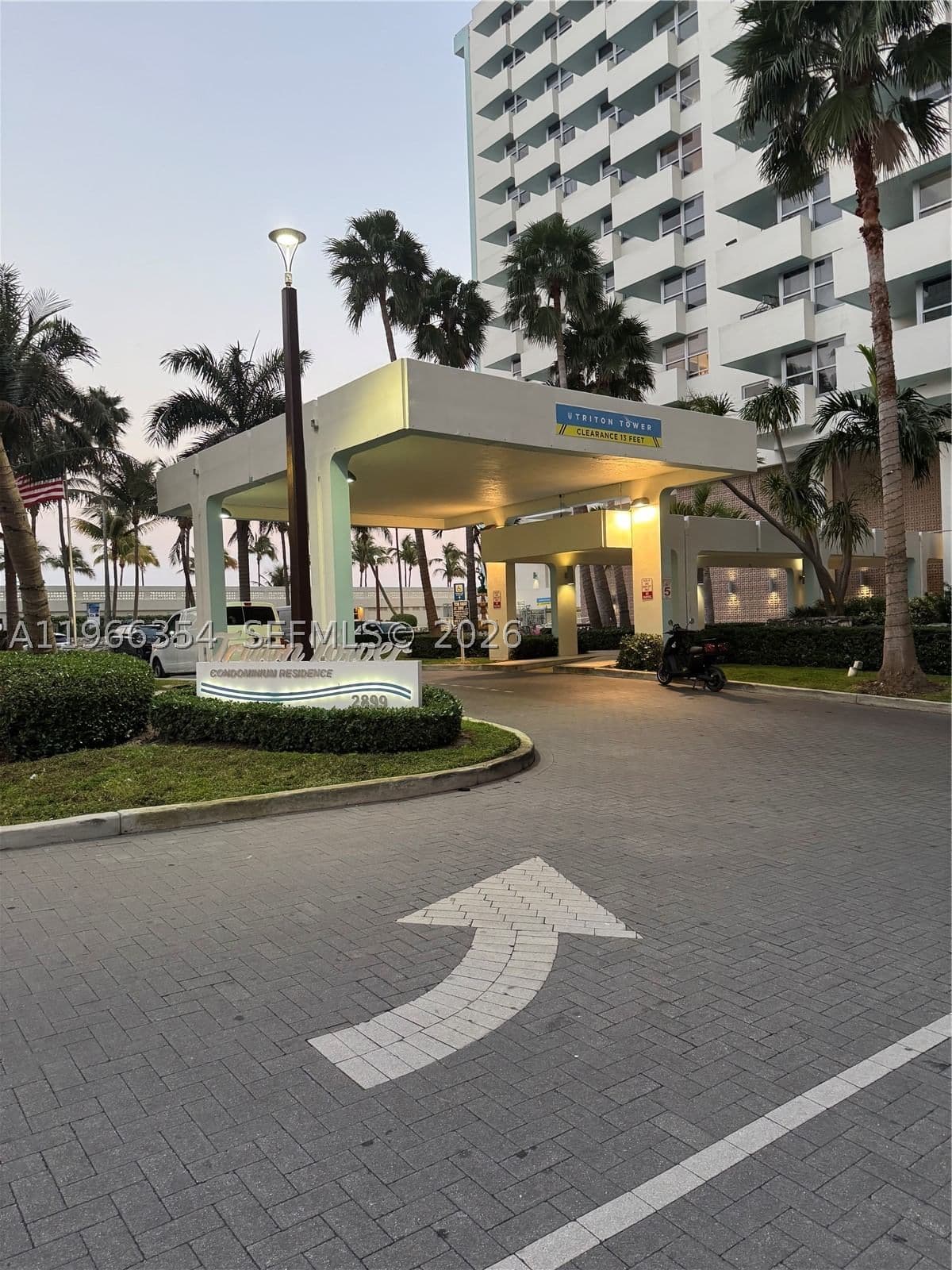 1+1 Condo — 2899 Collins Ave #936, Miami Beach, FL 33140