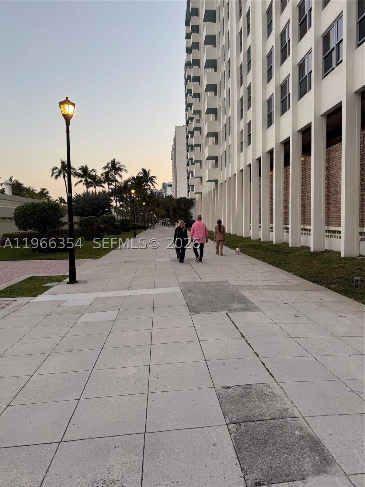 1+1 Condo — 2899 Collins Ave #936, Miami Beach, FL 33140