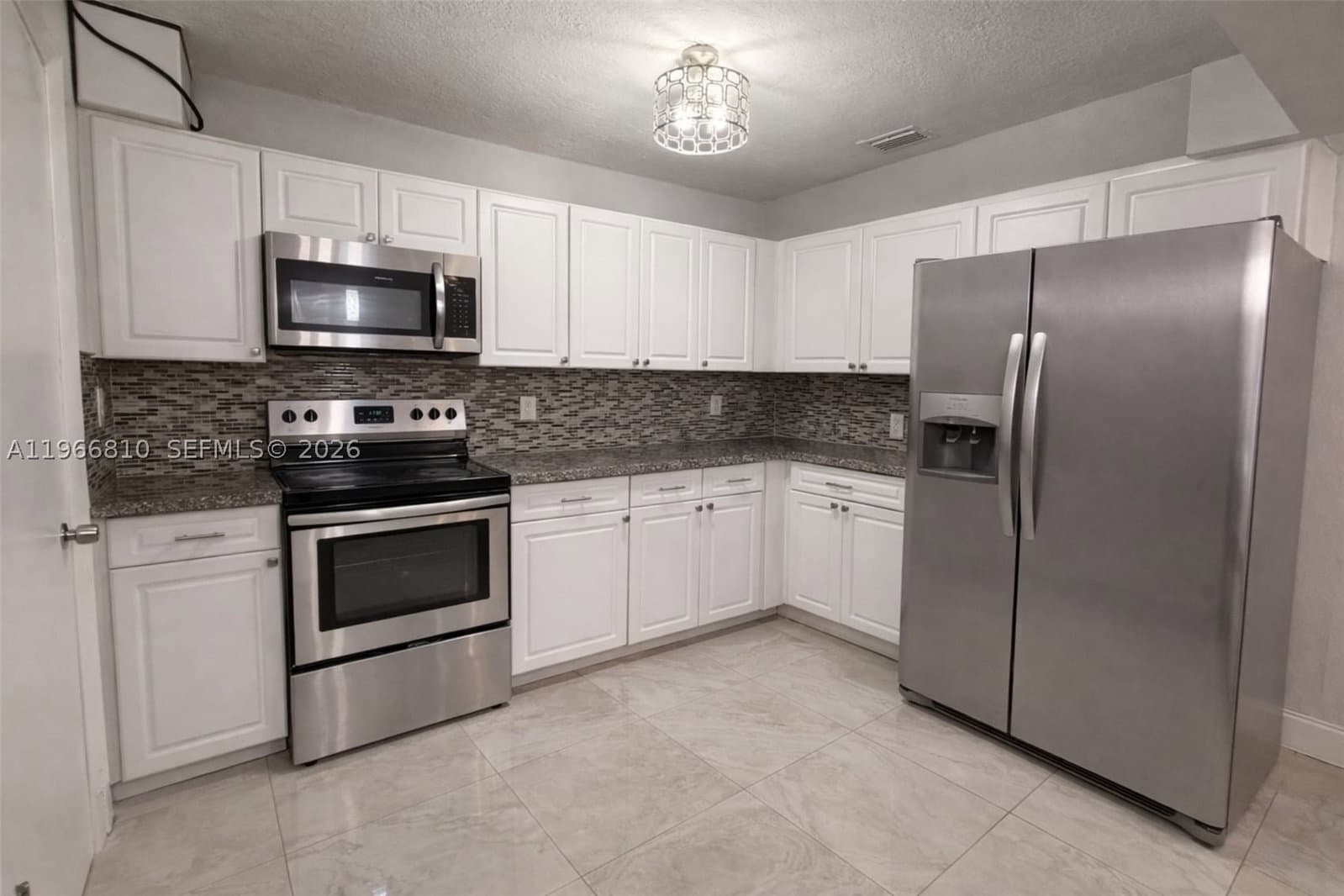 3+1 Müstakil ev — 4500 3rd Ave, Miami, FL 33127