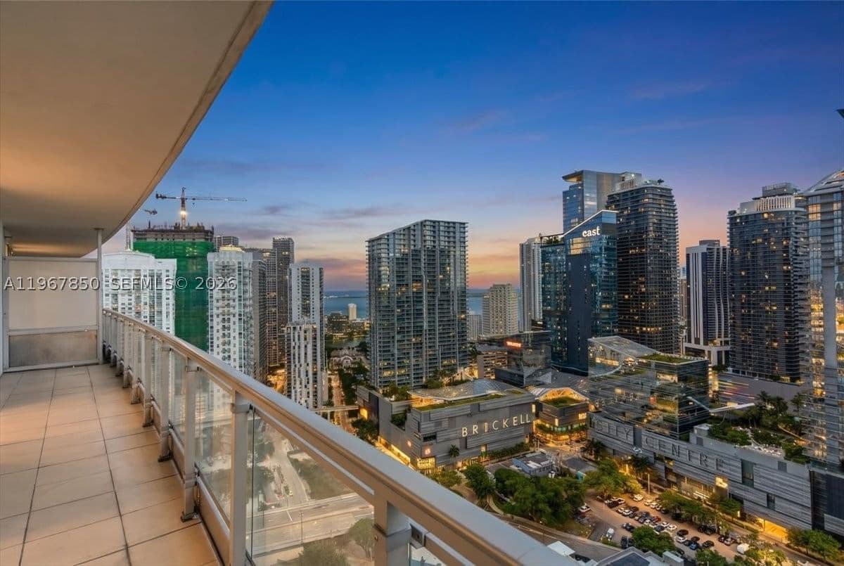 2-bedroom Condo — 92 3rd St #3804, Miami, FL 33130