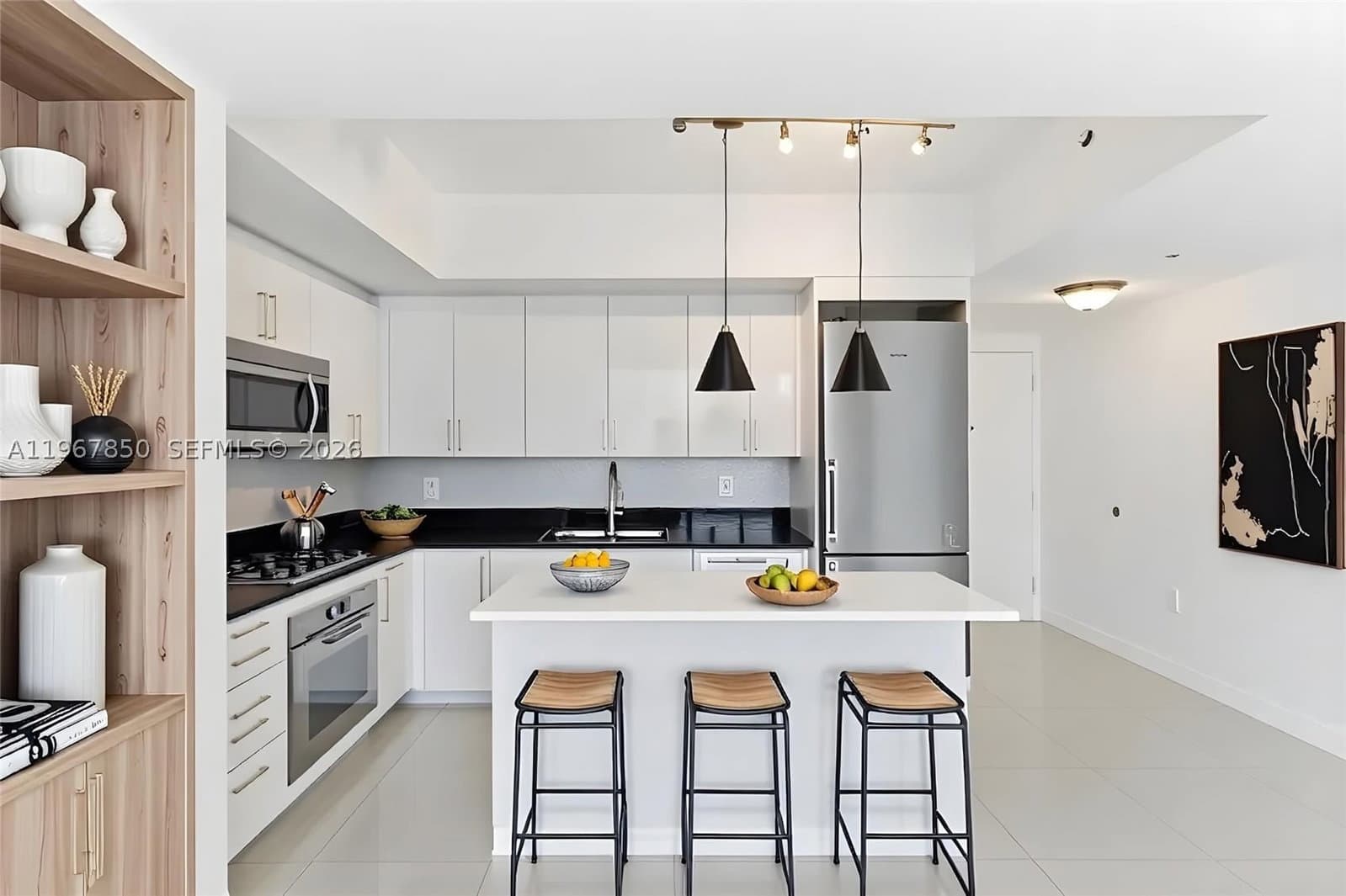 2-bedroom Condo — 92 3rd St #3804, Miami, FL 33130
