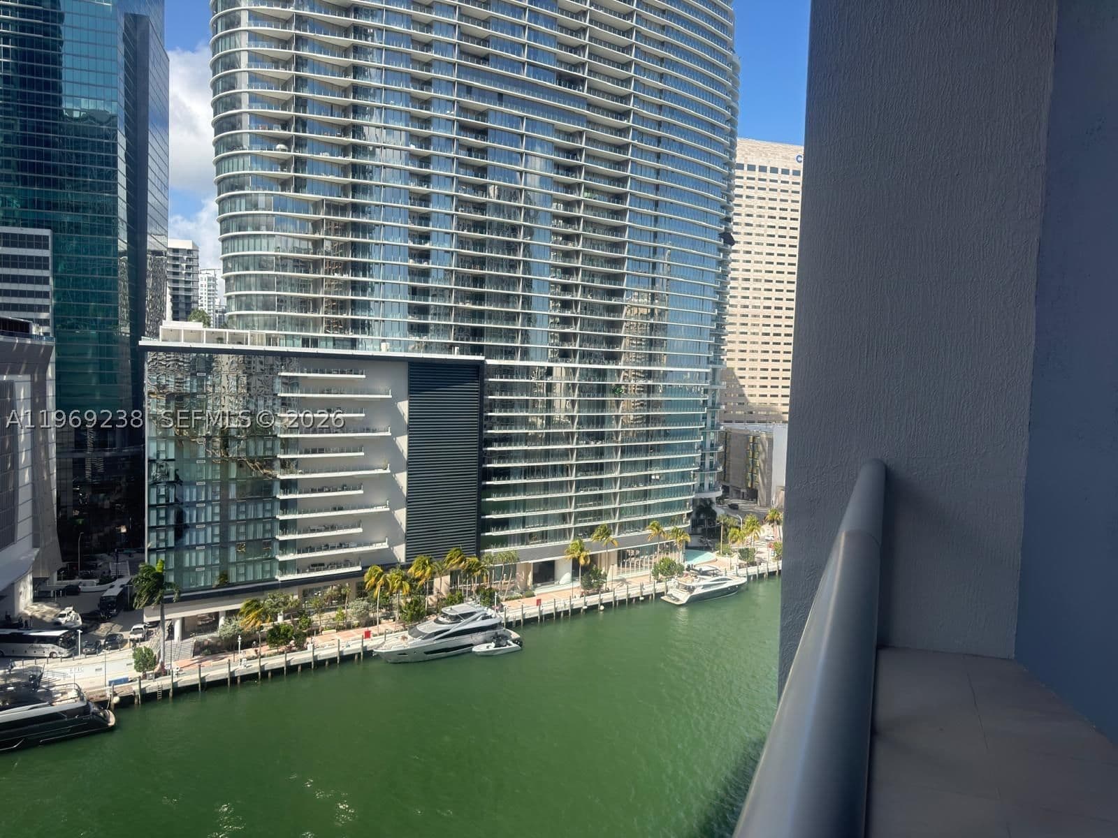1+1 Condo — 465 Brickell #1504, Miami, FL 33131
