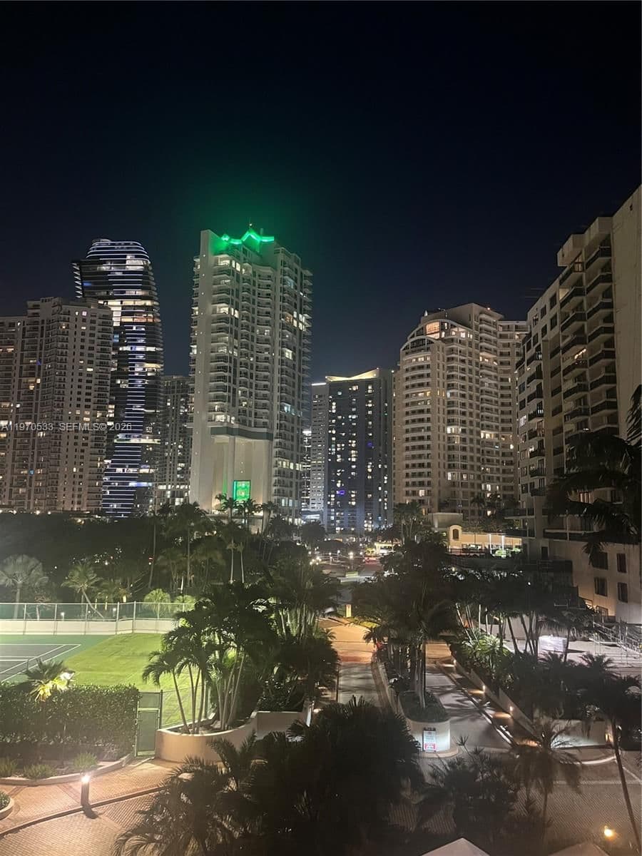 2+1 Condo — 520 Brickell Key Dr #A610, Miami, FL 33131