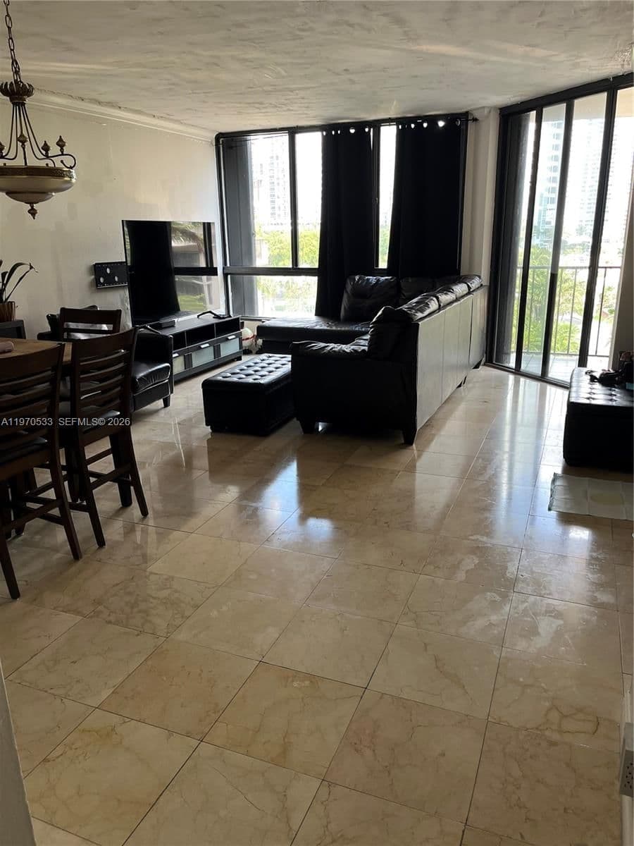 2+1 Condo — 520 Brickell Key Dr #A610, Miami, FL 33131