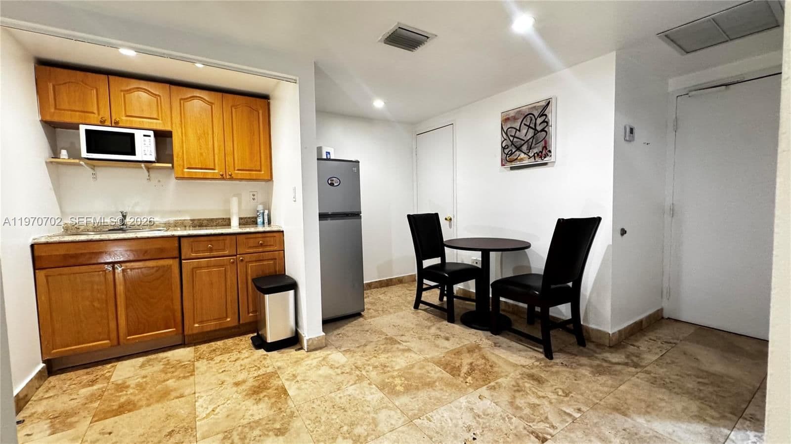 Condo — 999 Brickell Bay Dr #303, Miami, FL 33131
