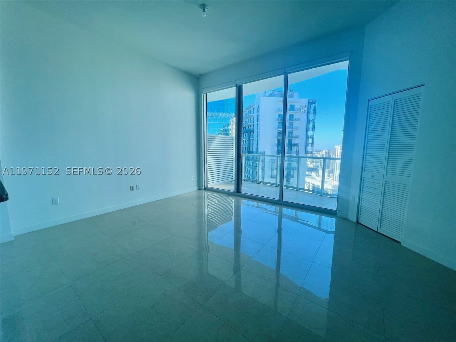 1+1 Condo — 300 Biscayne Blvd #PH-3907, Miami, FL 33131