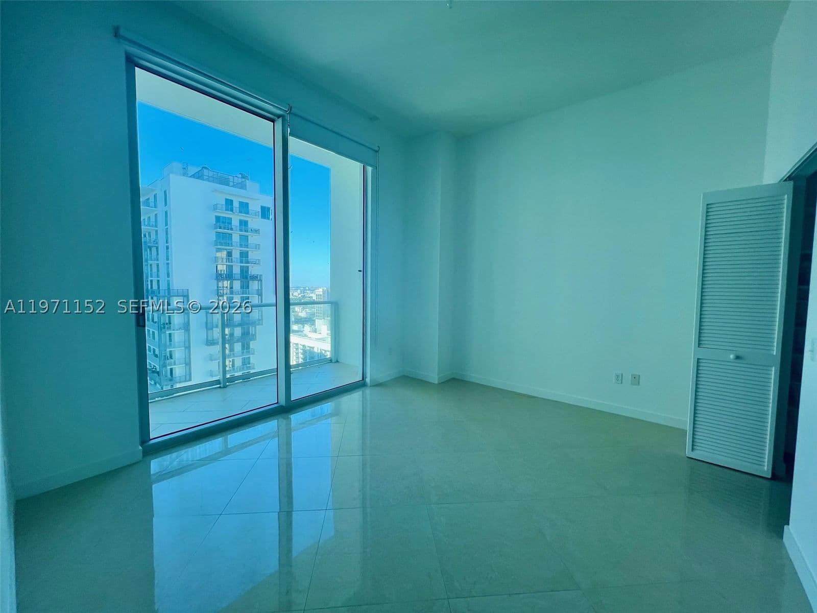 1+1 Condo — 300 Biscayne Blvd #PH-3907, Miami, FL 33131