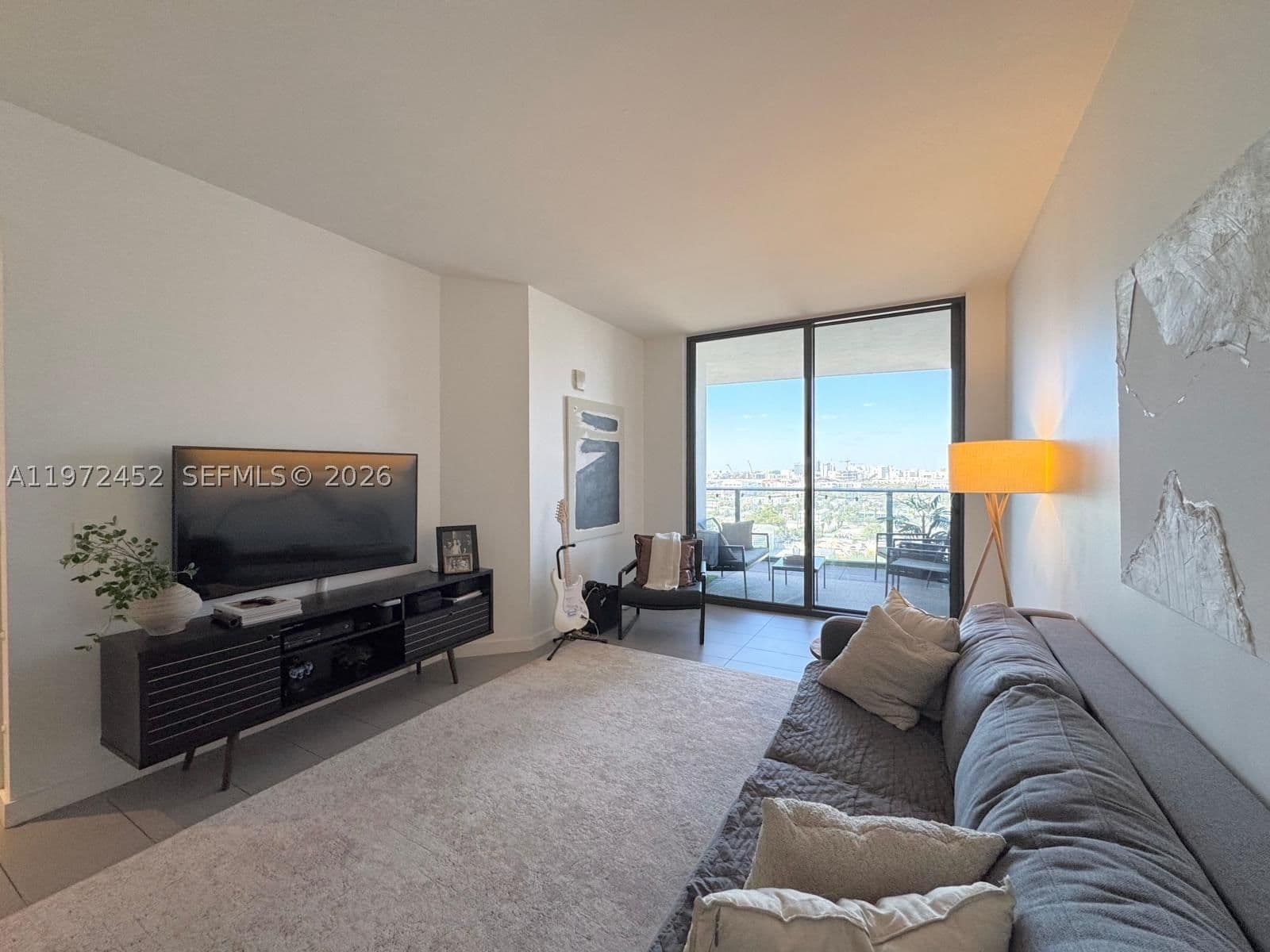 1-bedroom Condo — 1600 1st Ave #1014, Miami, FL 33132