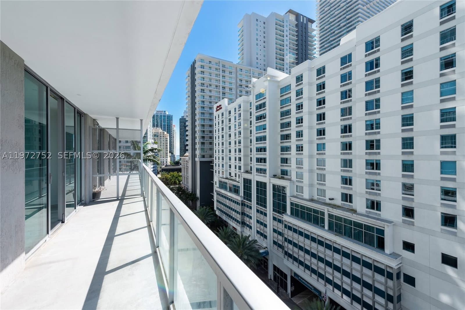 1-bedroom Condo — 79 12th St #1105-S, Miami, FL 33130