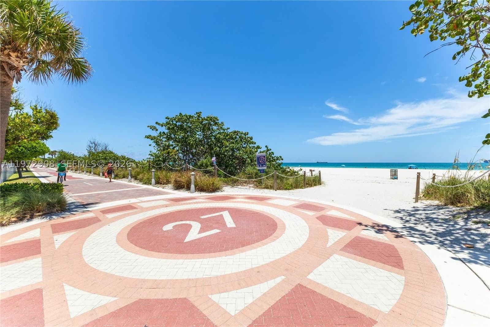 1+1 Condo — 2655 Collins Ave #1404, Miami Beach, FL 33140
