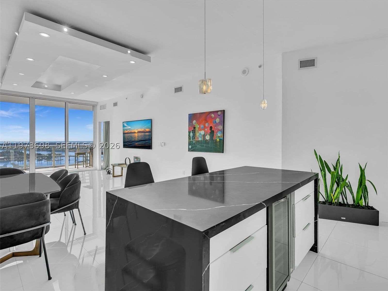 3-bedroom Condo — 2020 Bayshore Dr #3303, Miami, FL 33137