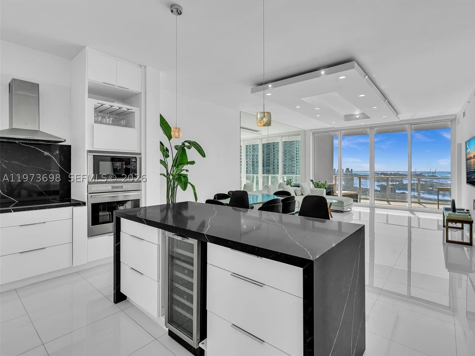 3-bedroom Condo — 2020 Bayshore Dr #3303, Miami, FL 33137