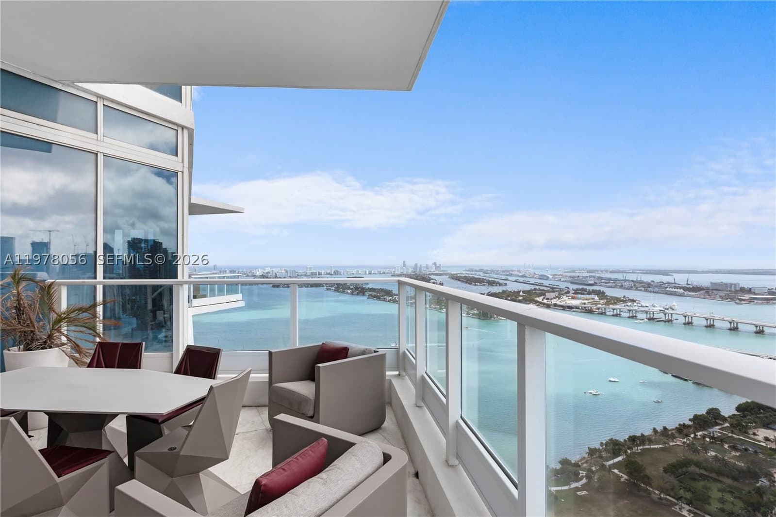 4+1 Condo — 2020 Bayshore Dr #PH 4702, Miami, FL 33137