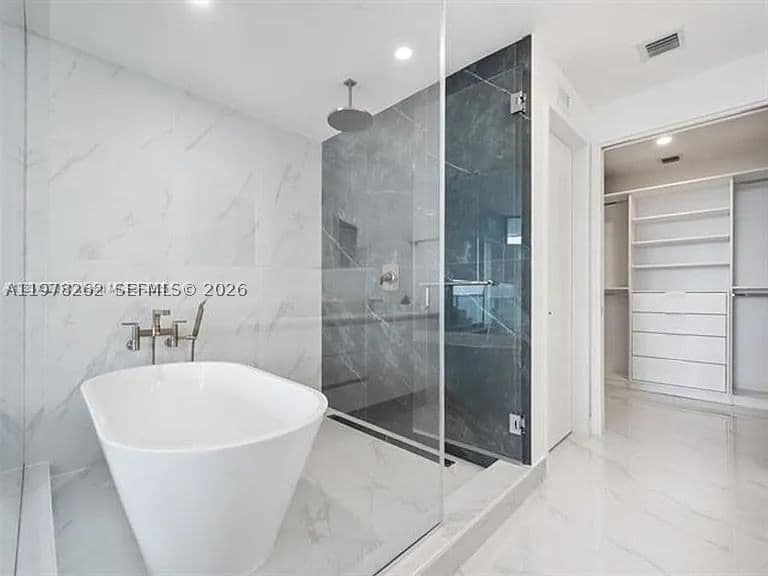 2+1 Condo — 700 24TH ST #606, Miami, FL 33137