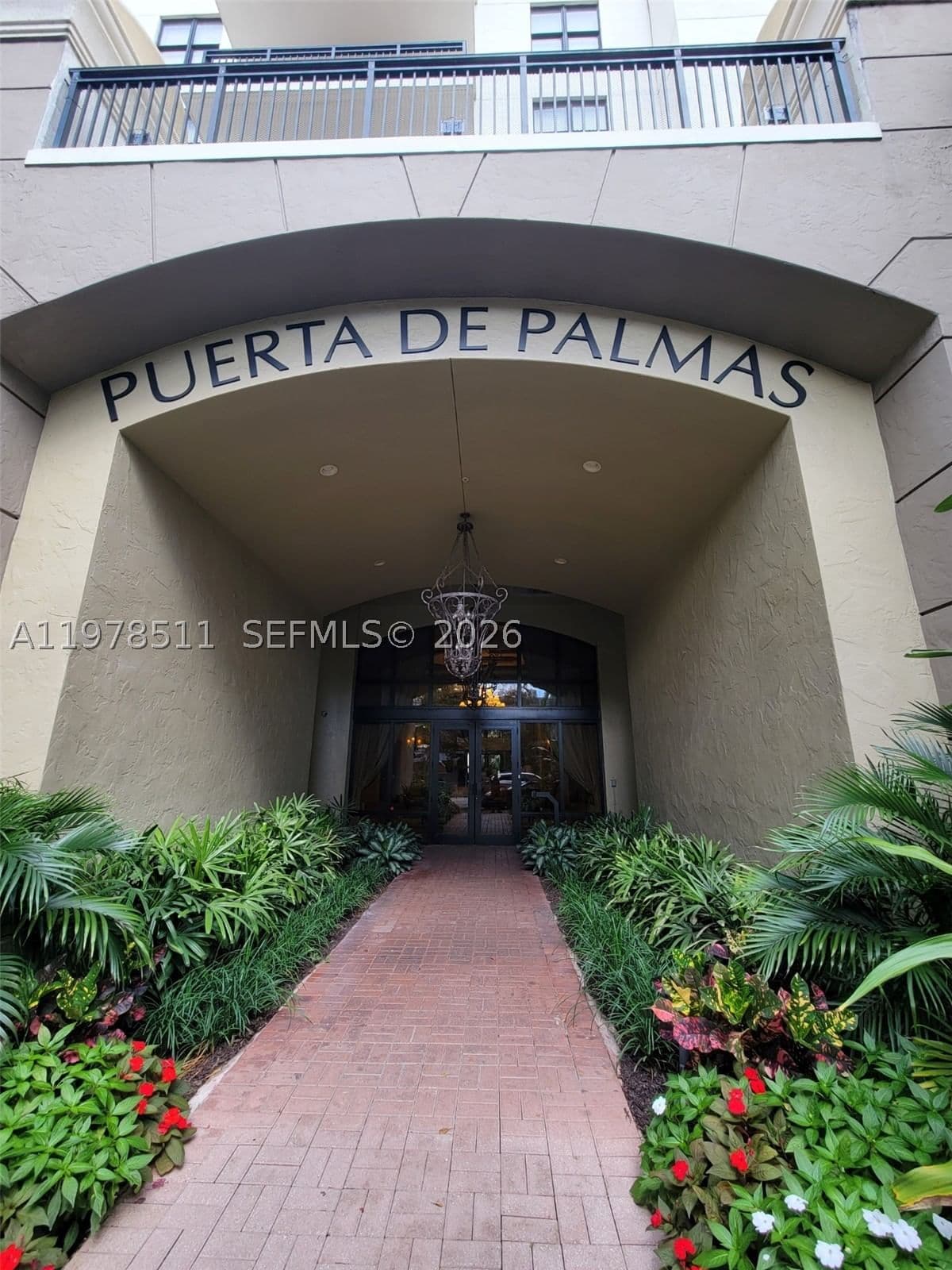 2-bedroom Condo — 888 Douglas Rd #1110, Coral Gables, FL 33134