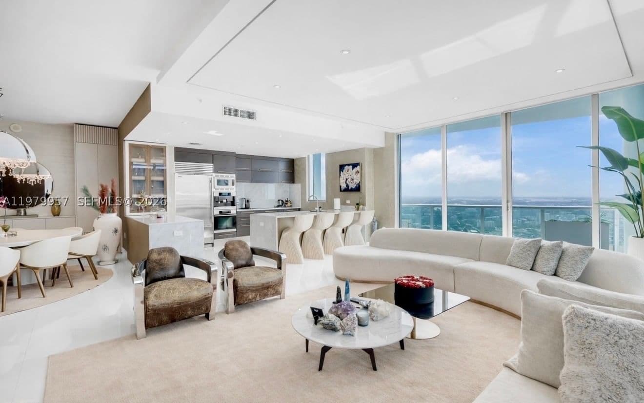 3+1 Condo — 900 Biscayne Blvd #PH6109, Miami, FL 33132
