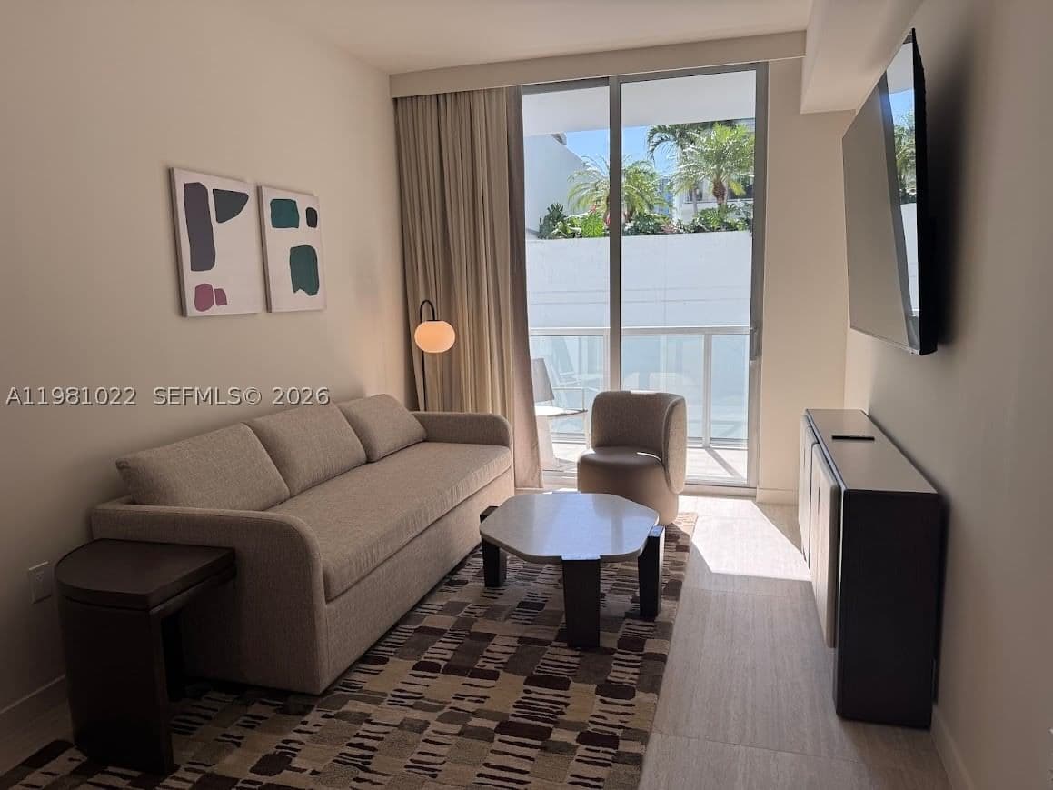 1+1 Condo — 1611 2nd Av #306, Miami, FL 33129