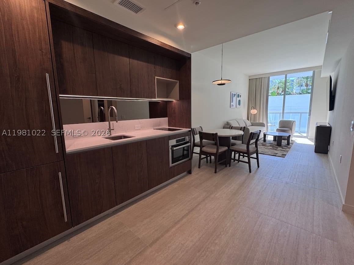 1+1 Condo — 1611 2nd Av #306, Miami, FL 33129