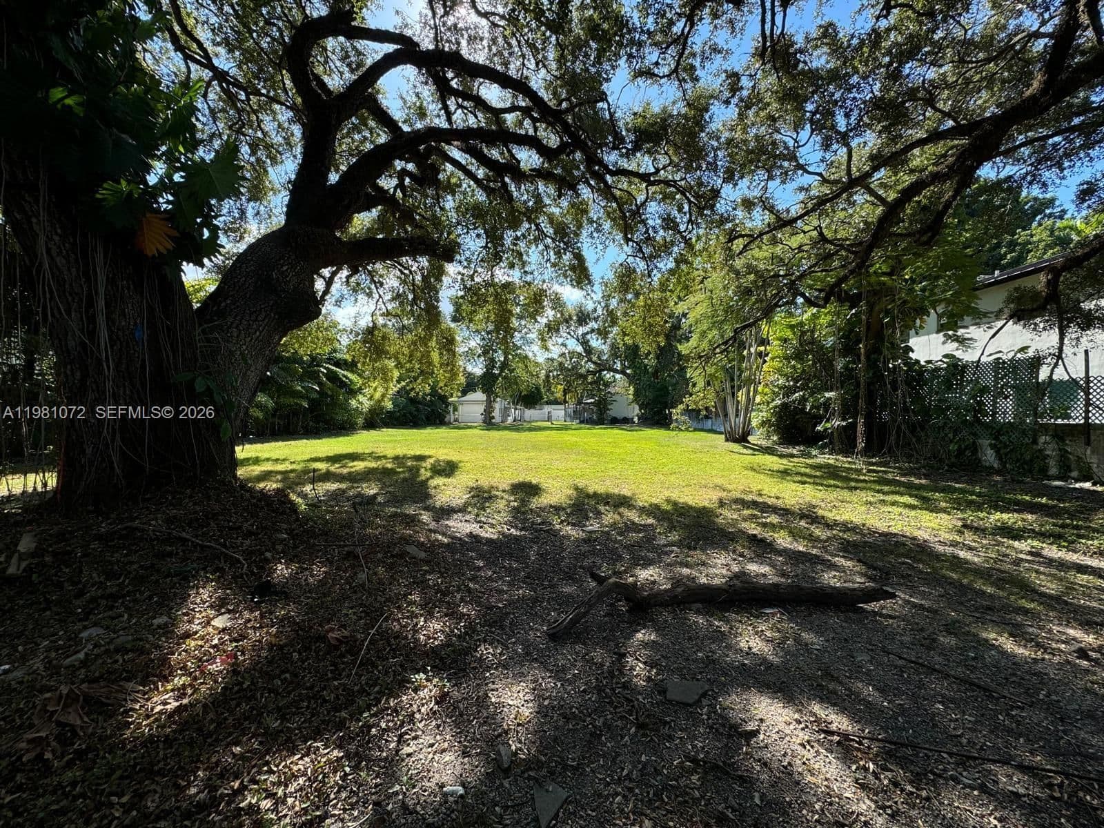 Property — 3528 Royal Palm Ave, Miami, FL 33133