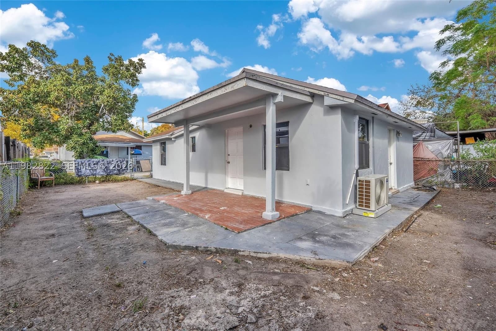 2+1 Müstakil ev — 2428 28th St #REAR, Miami, FL 33142