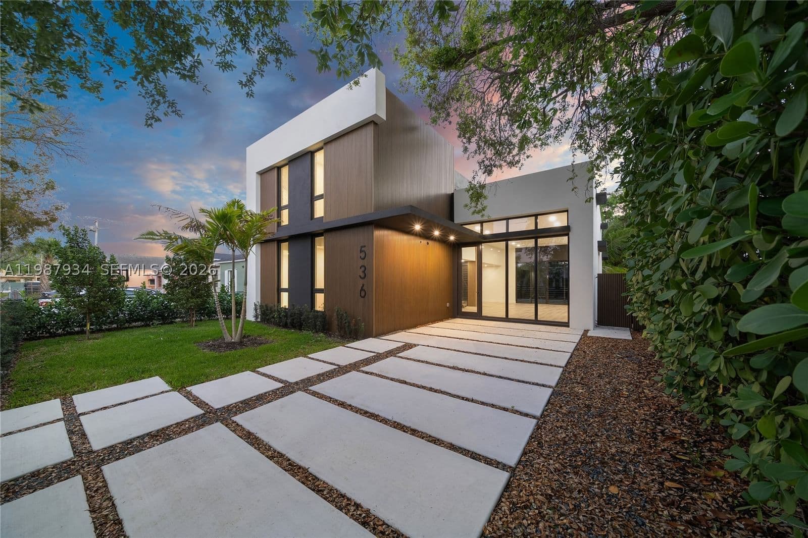 5+1 Müstakil ev — 536 48th ST, Miami, FL 33127