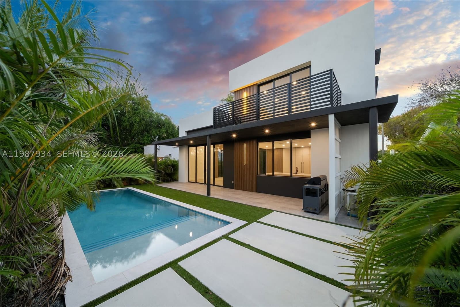5+1 Müstakil ev — 536 48th ST, Miami, FL 33127