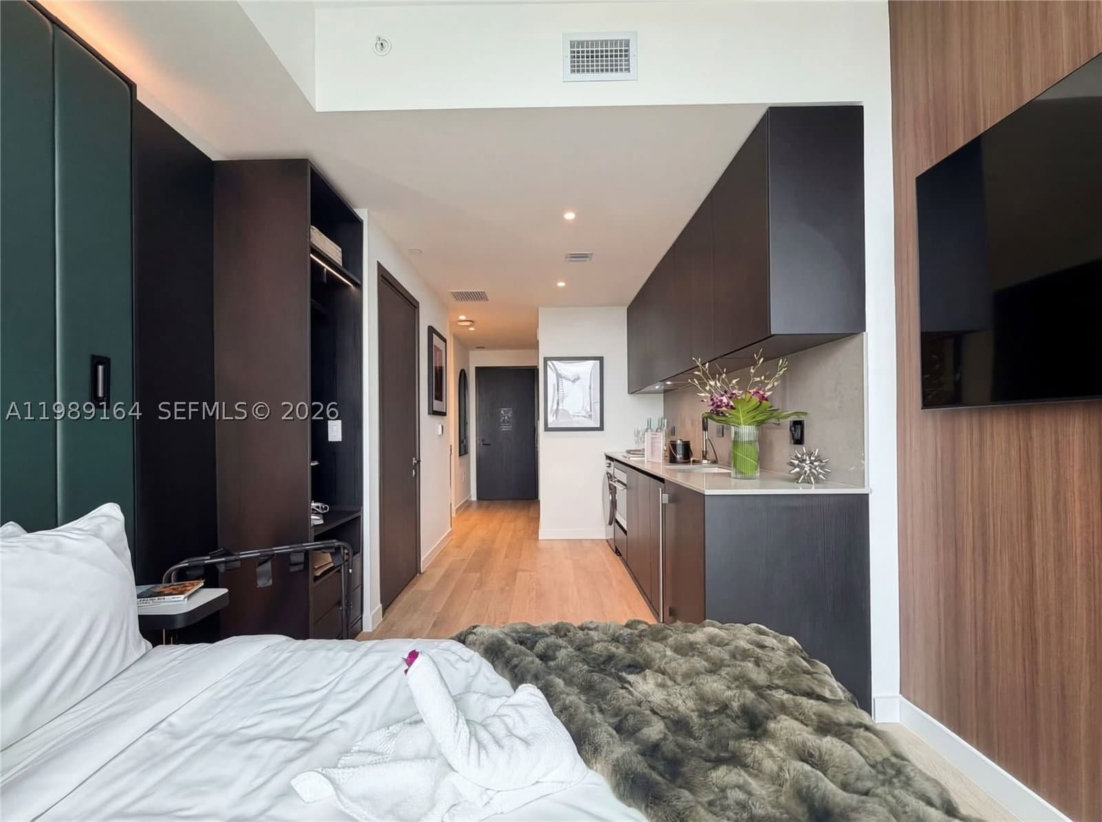 Condo — 20 11th St #4803A, Miami, FL 33132