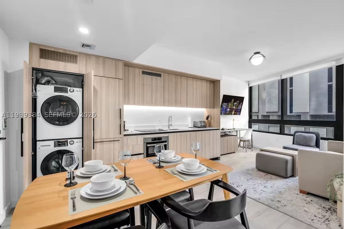 1-bedroom Condo — 225 Miami Ave #202, Miami, FL 33128