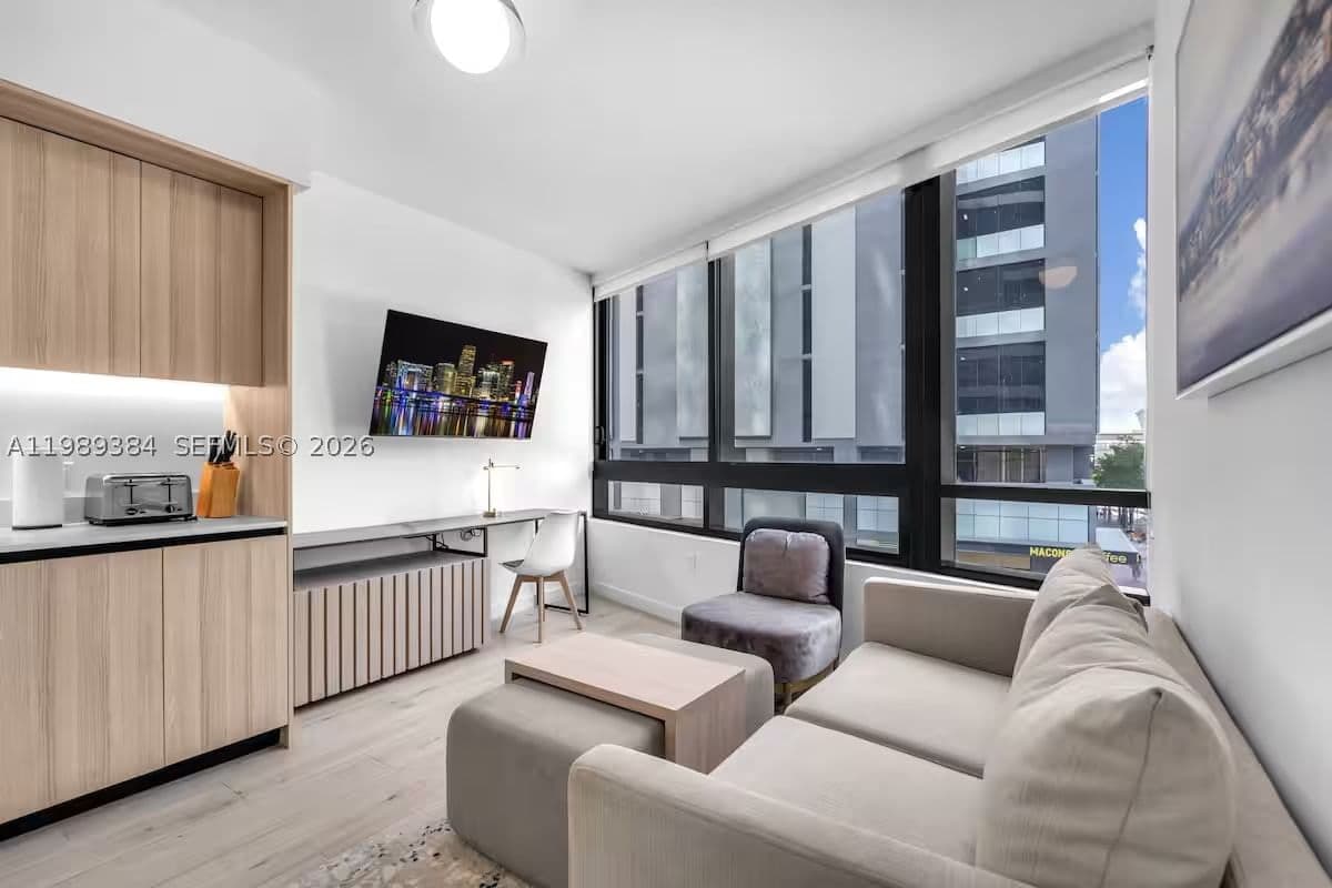 1-bedroom Condo — 225 Miami Ave #202, Miami, FL 33128