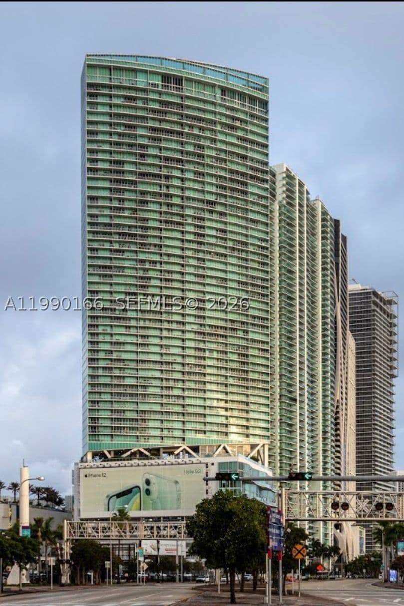 1+1 Condo — 888 Biscayne Blvd #1810, Miami, FL 33132