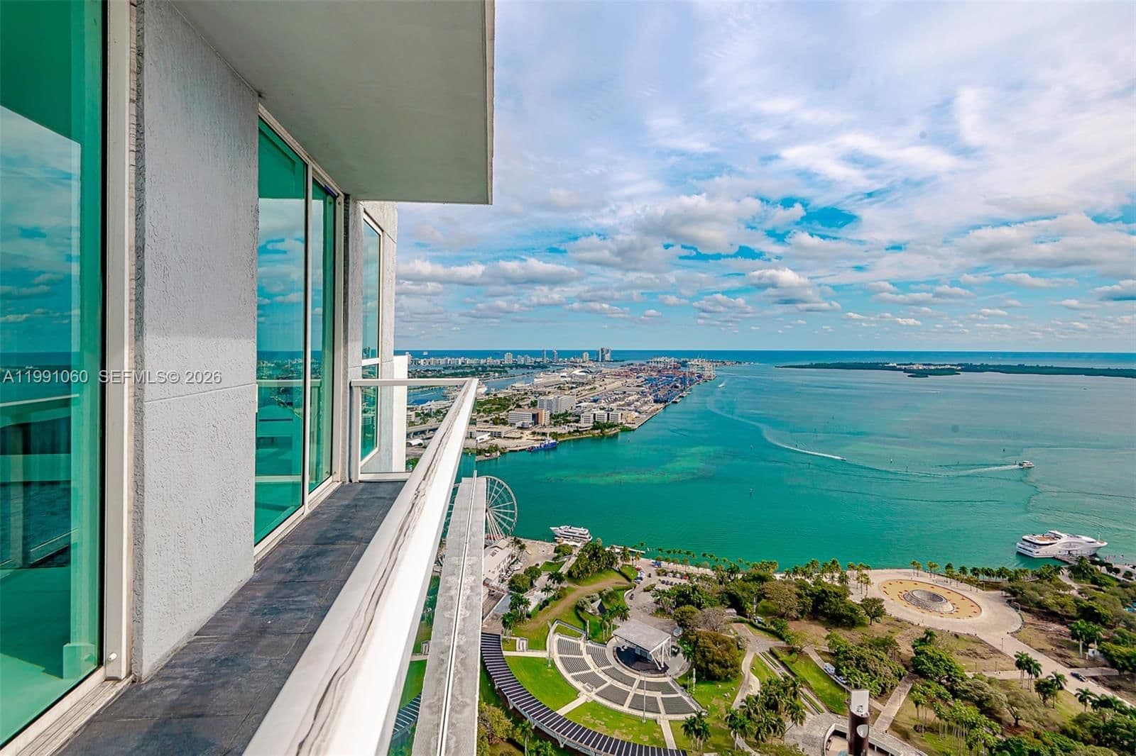 3+1 Condo — 244 Biscayne Blvd #UPH-4907, Miami, FL 33132