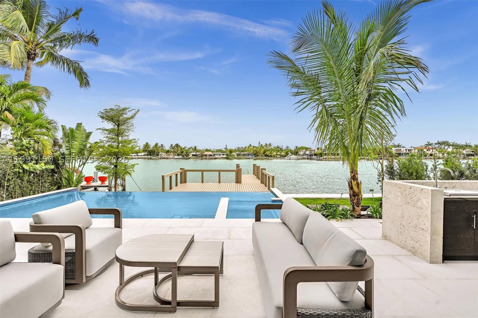 5-bedroom Single-Family Home — 535 Shore Dr, Miami Beach, FL 33141