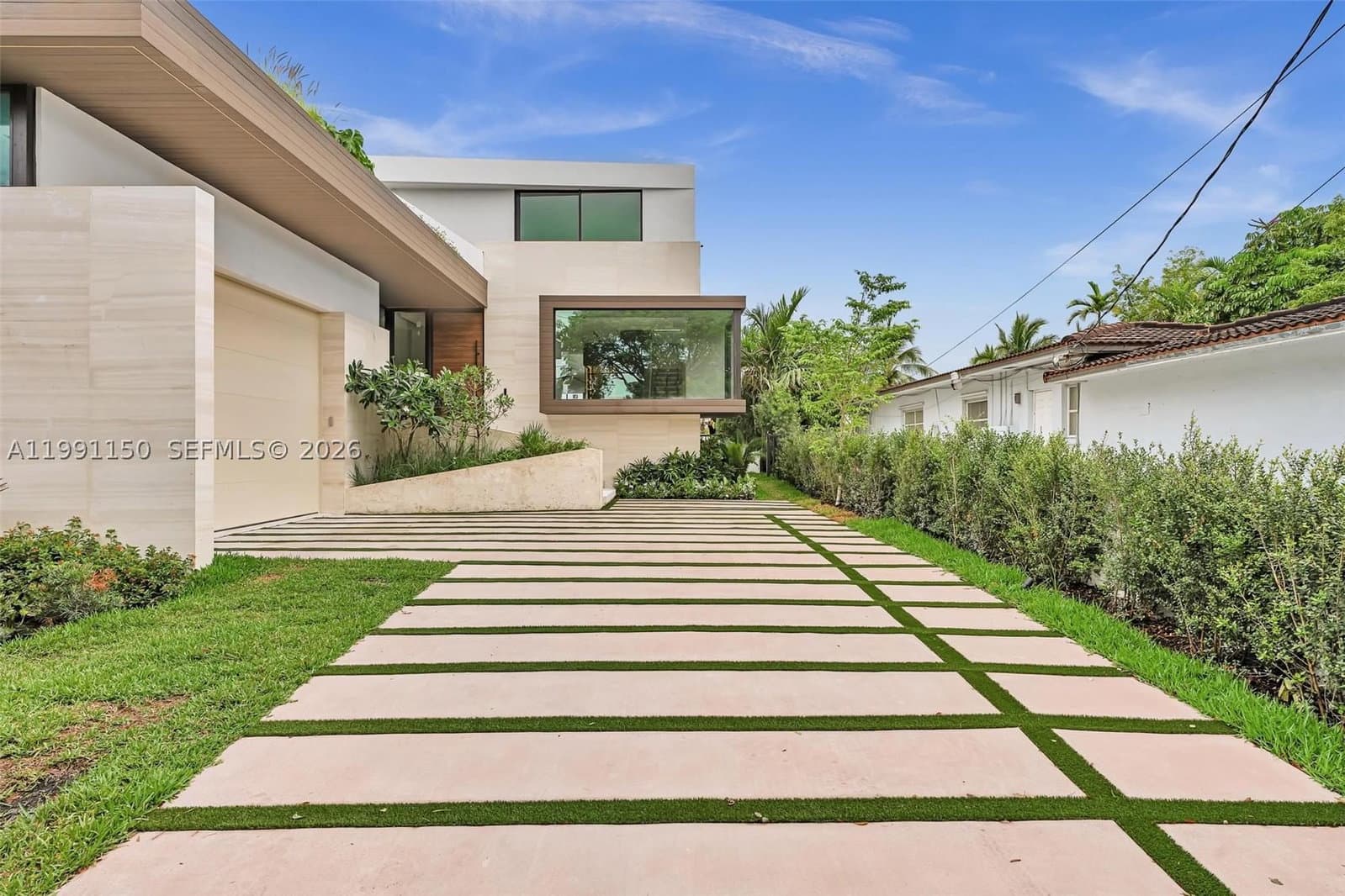 5-bedroom Single-Family Home — 535 Shore Dr, Miami Beach, FL 33141