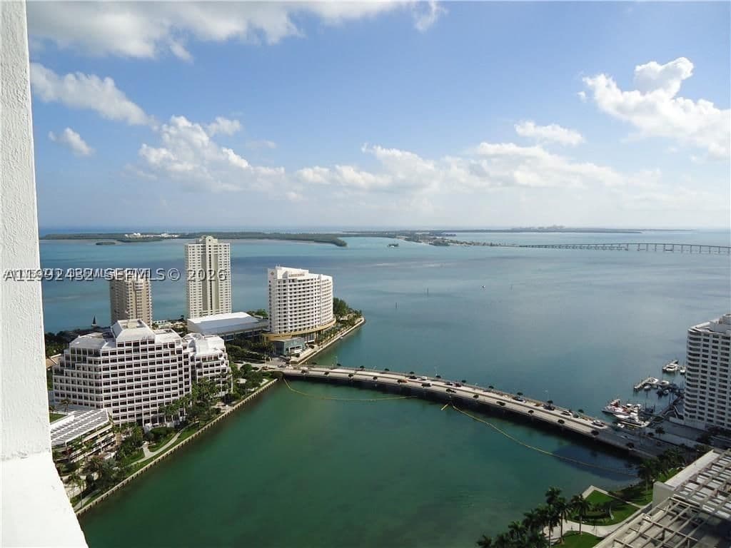1+1 Condo — 495 Brickell Ave #3909, Miami, FL 33131