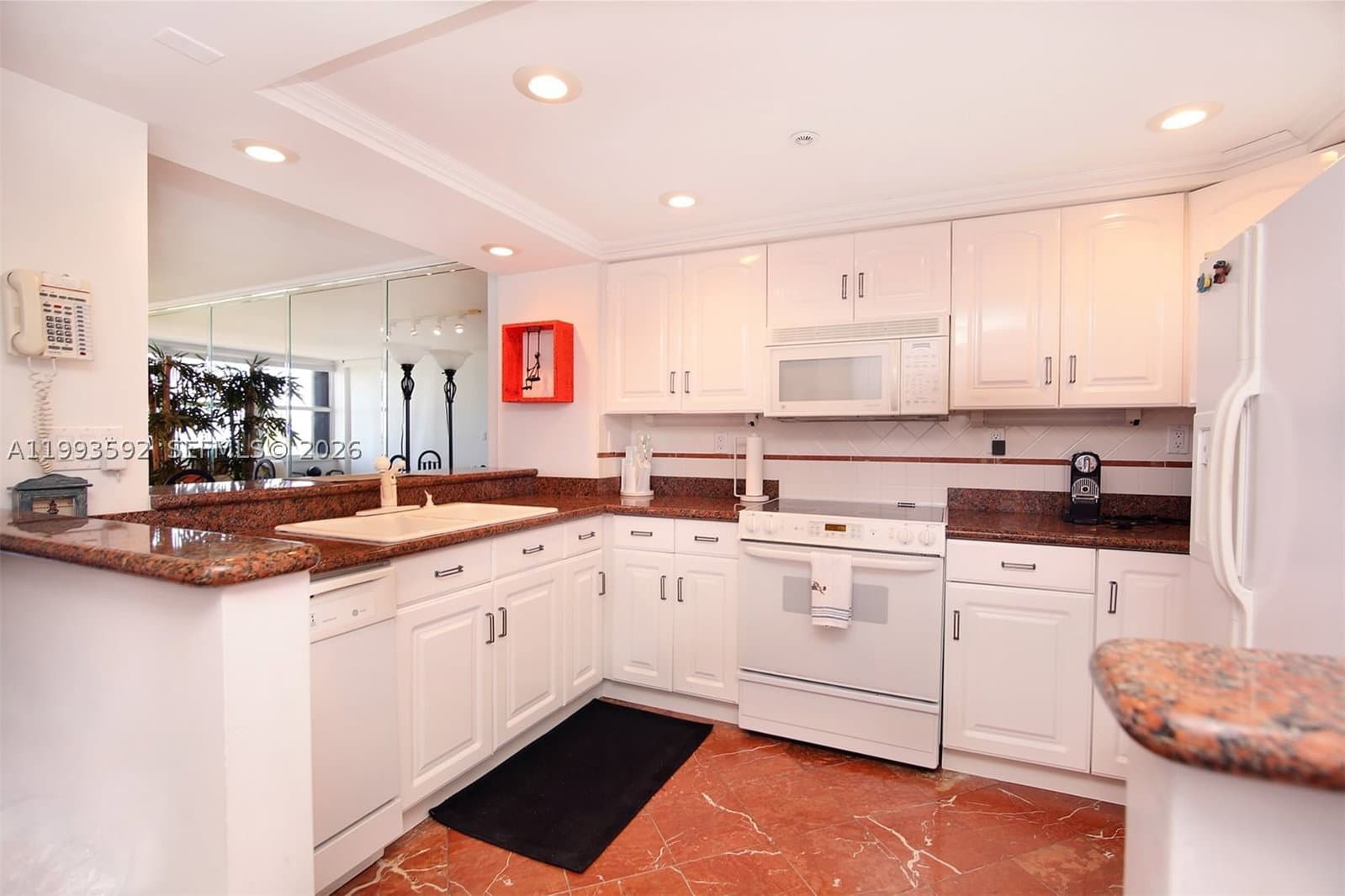 2-bedroom Condo — 2555 Collins Ave #703, Miami Beach, FL 33140
