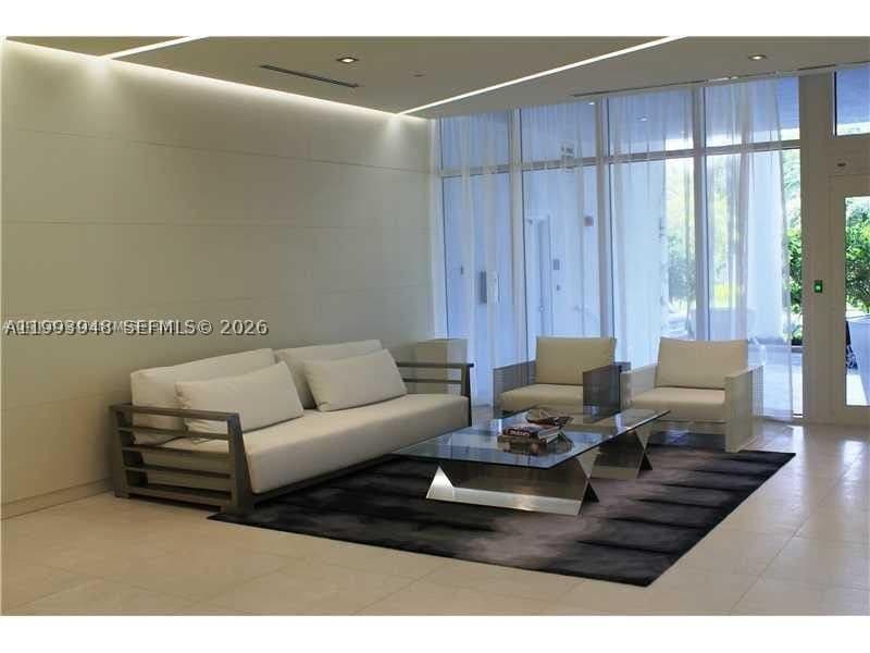 1+1 Condo — 4250 Biscayne Blvd #815, Miami, FL 33137