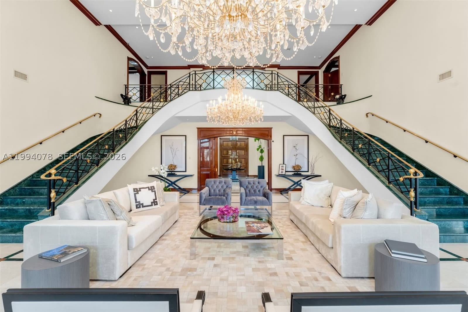 6+1 Müstakil ev — 585 Arvida Pkwy, Coral Gables, FL 33156