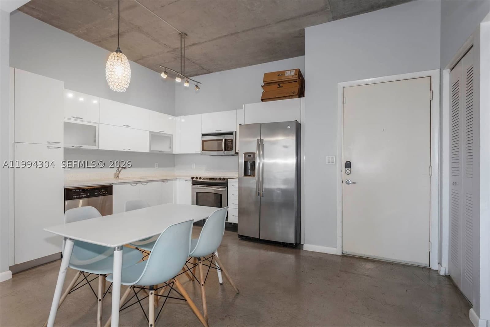 1+1 Condo — 234 3rd St #1106, Miami, FL 33132