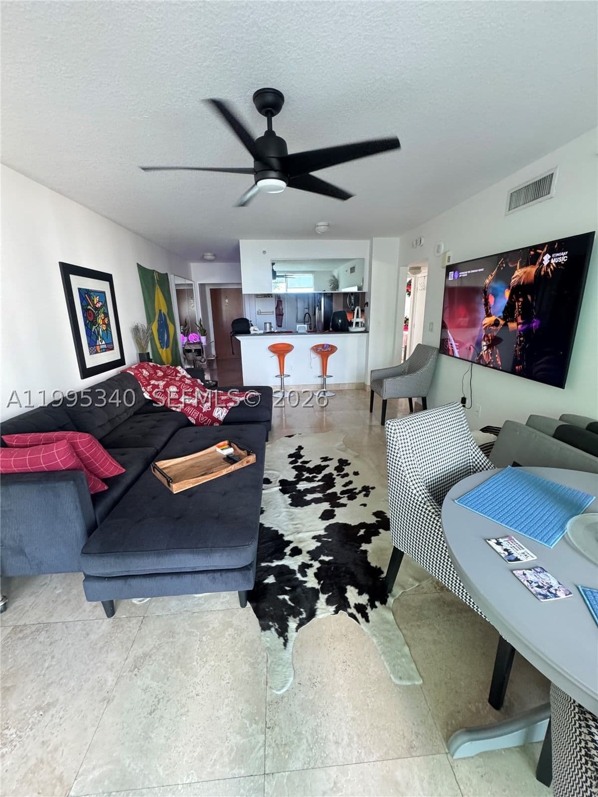 2+1 Condo — 31 5th St #1402, Miami, FL 33131