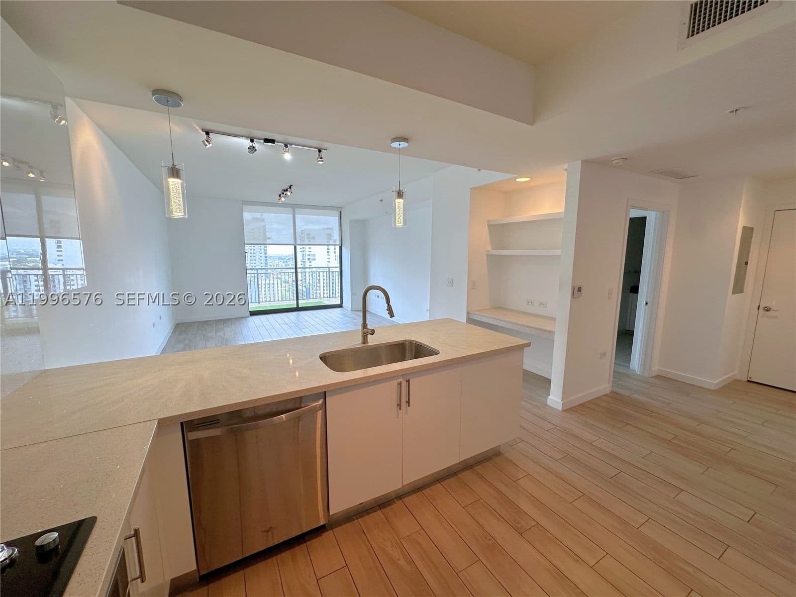 1+1 Condo — 999 1st Ave #2109, Miami, FL 33130