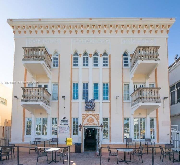 1+1 Condo — 918 Ocean Dr #202, Miami Beach, FL 33139