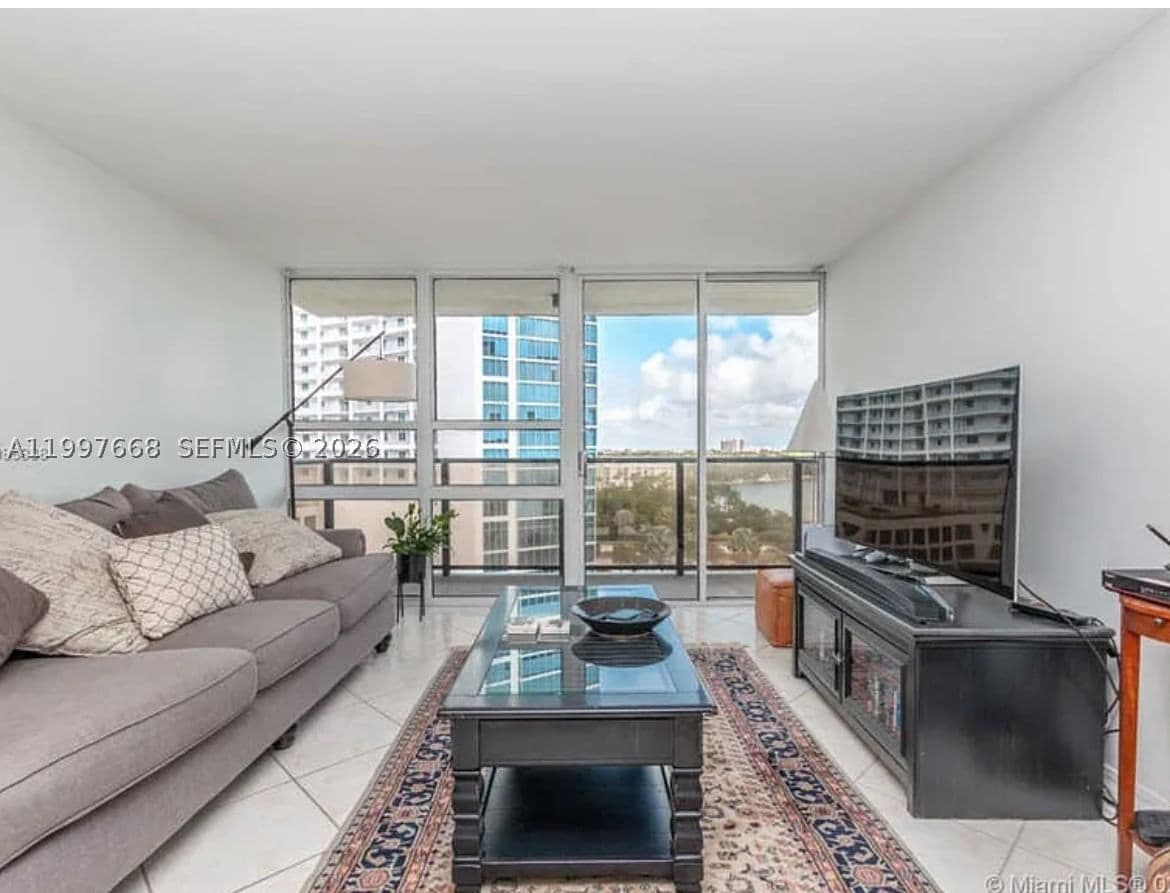 2+1 Condo — 600 36th St #1006, Miami, FL 33137