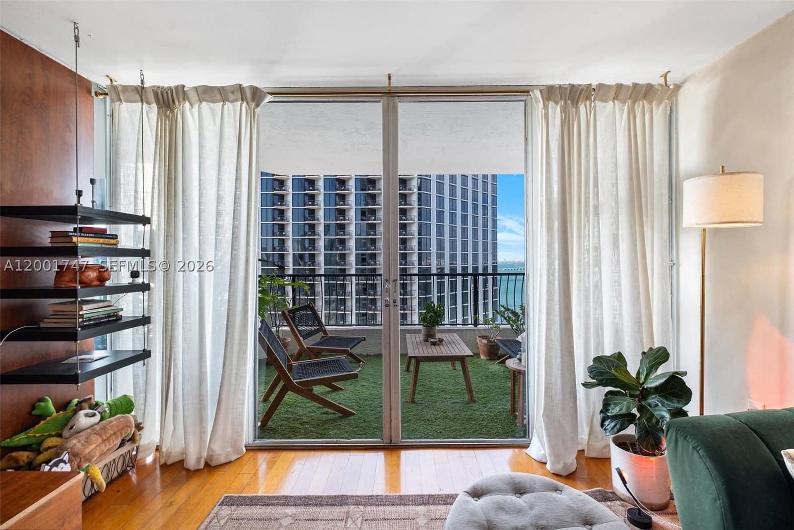 1+1 Condo — 555 15th St #26F, Miami, FL 33132