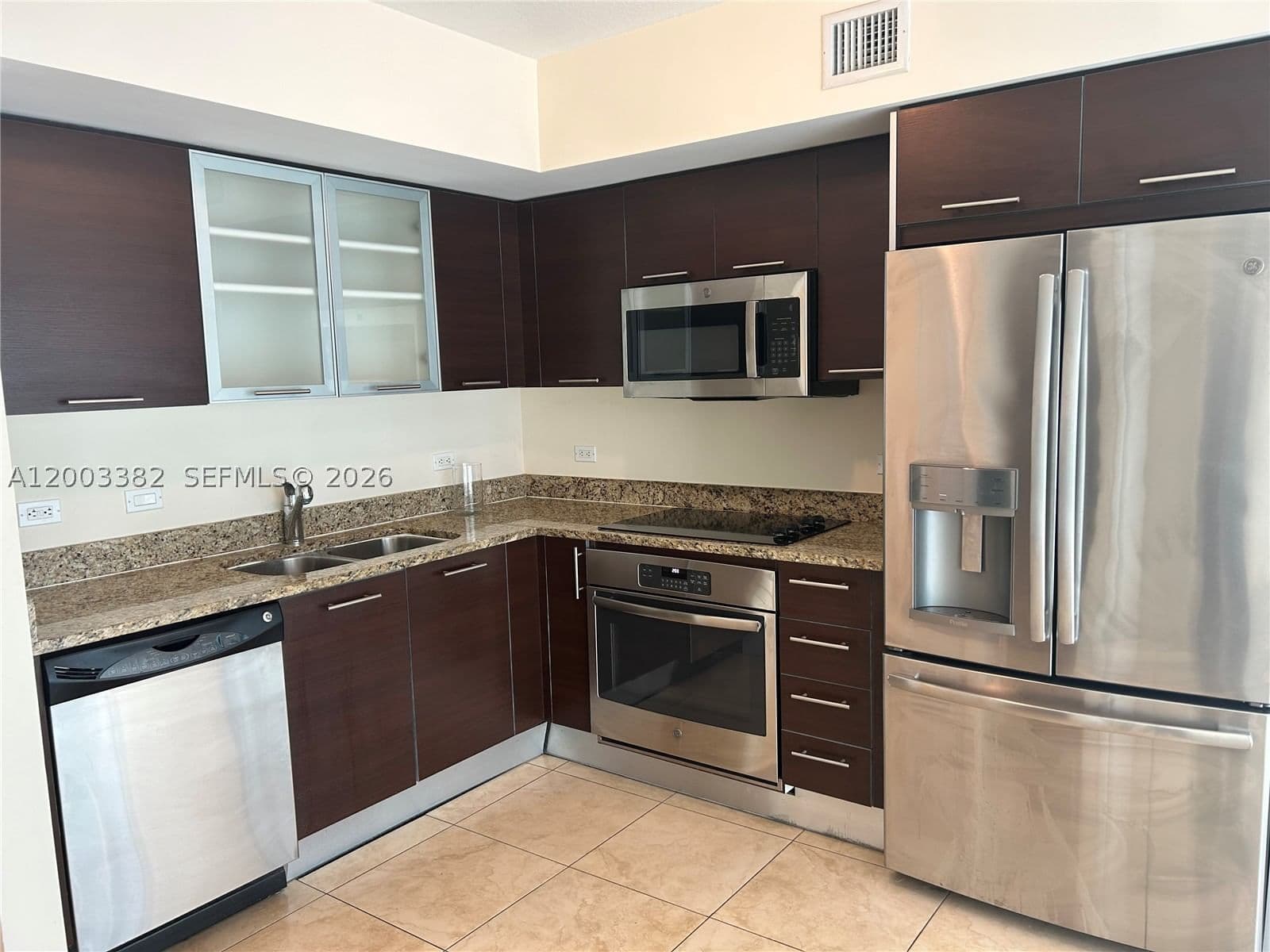 2-bedroom Condo — 41 5th St #1108, Miami, FL 33131