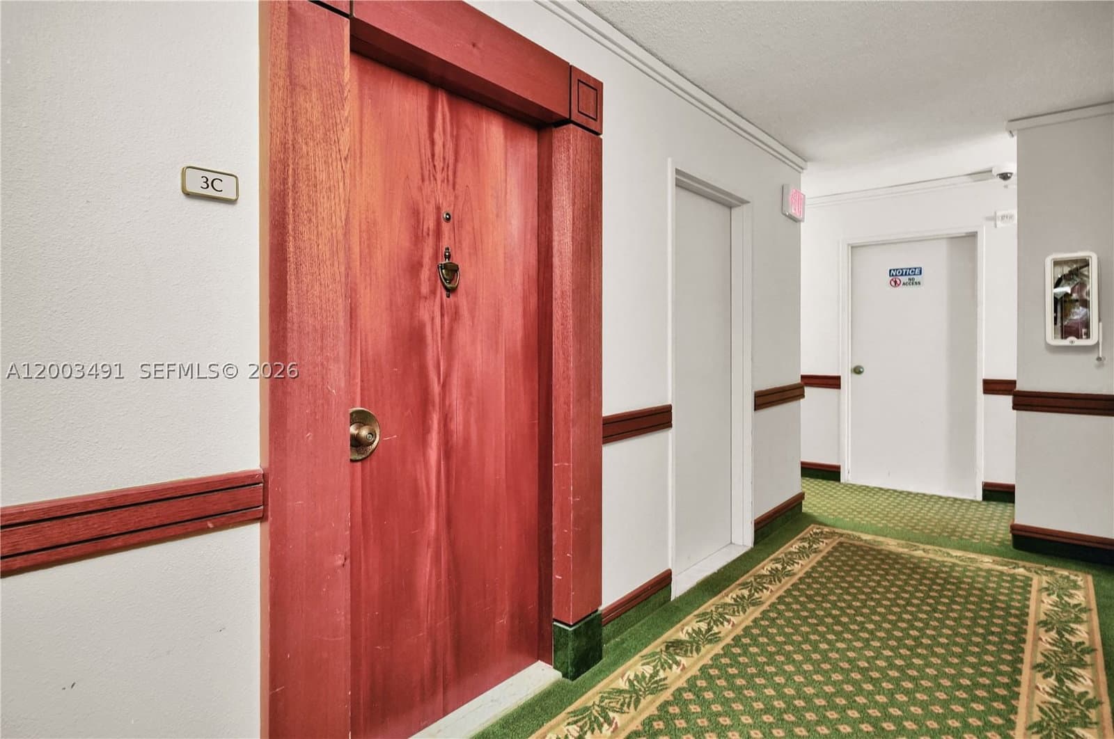 1+1 Condo — 5555 Collins Ave #3C, Miami Beach, FL 33140