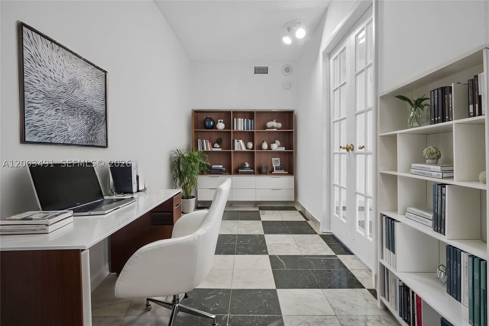 1+1 Condo — 5555 Collins Ave #3C, Miami Beach, FL 33140